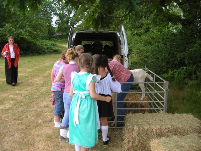 Back in July 2015, Ailsa and I took Lupin and Pascha to Hillbourne school in Poole to support the "Heidi " project that the children were working on.